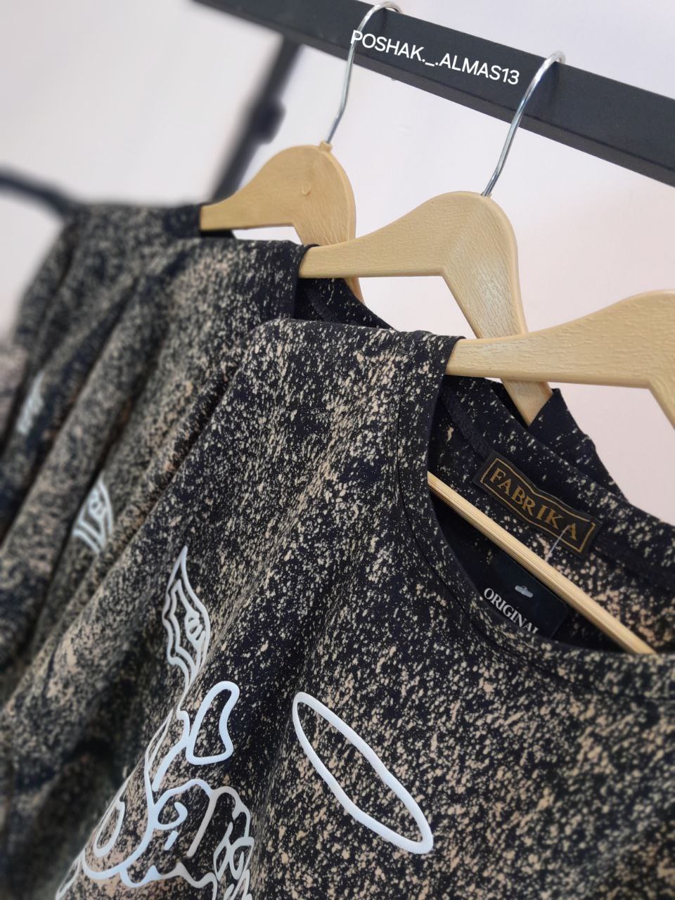 تیشرت طرح آب رنگی 